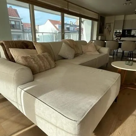 Spacious And Modern 3 Bedroom Near The Sea אוסטנדה